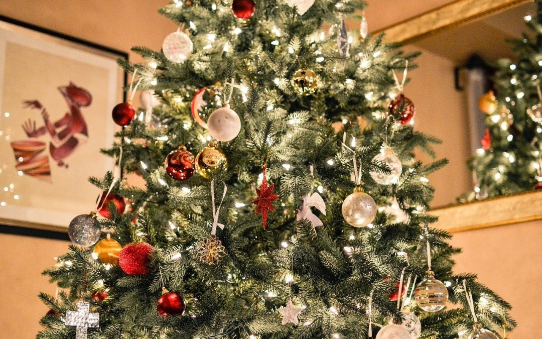 Safety Tips for Decorating this Holiday Season