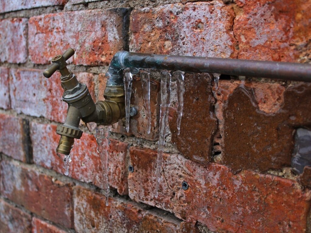 How to Prevent Frozen Water Pipes This Winter